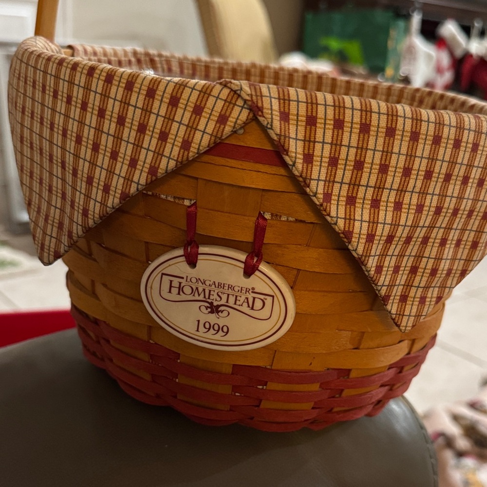 Longaberger Homestead Basket with Red and Brown Weave
